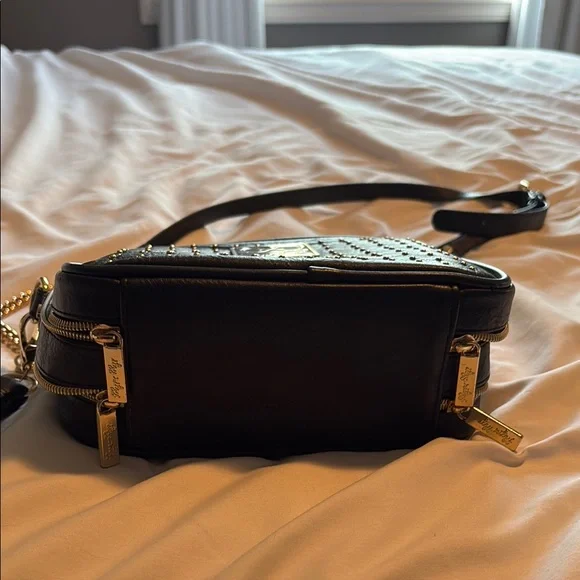 Chelsea + Cole For Itzy Ritzy Studded Double Take Crossbody Diaper Bag - Picture 4 of 8